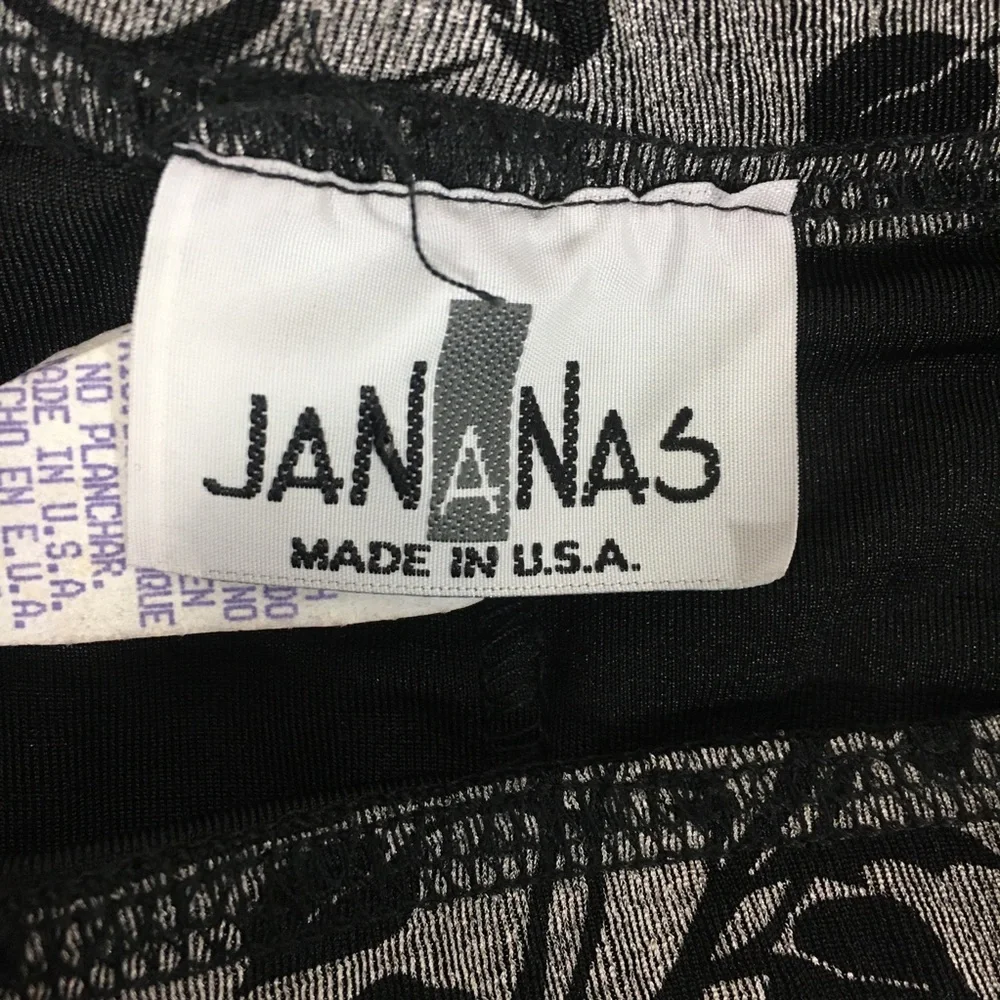 N/A black gray